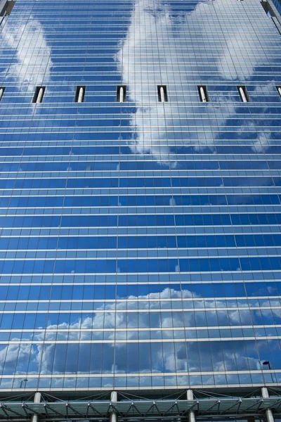 Modern Glassy Skyscraper — Stock Photo, Image