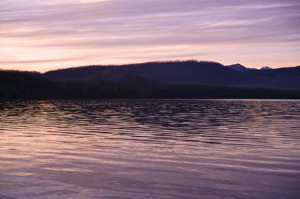 Lago al atardecer — Foto de Stock