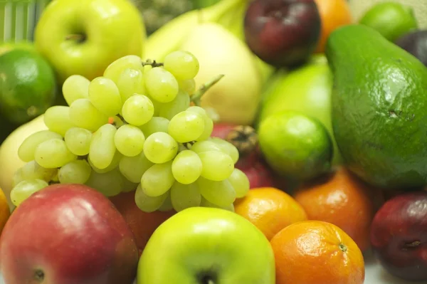 有机葡萄和水果 — 图库照片