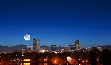 moon ile Denver manzarası