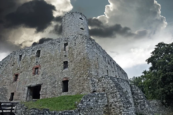 Mittelalterliche Burgruine — Stockfoto
