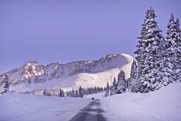 Winterautobahn kolorado — Stockfoto