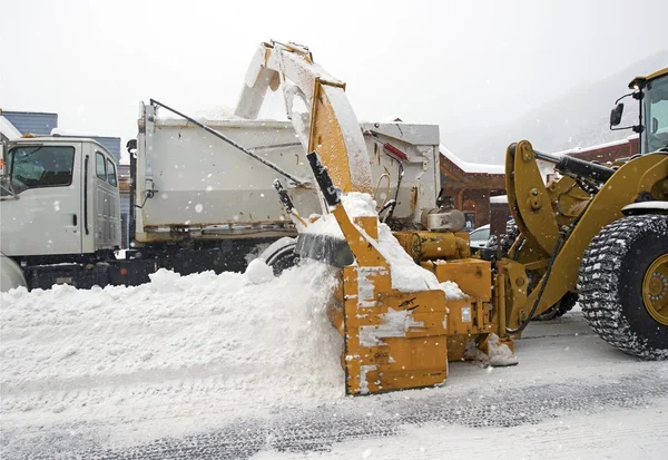 Remoção de neve de rua — Fotografia de Stock