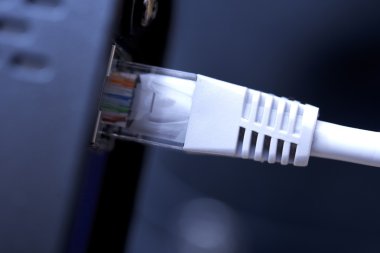 Ethernet kablosu bağlantısı