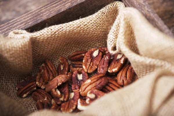 Pecans in Linen — Stock Photo, Image