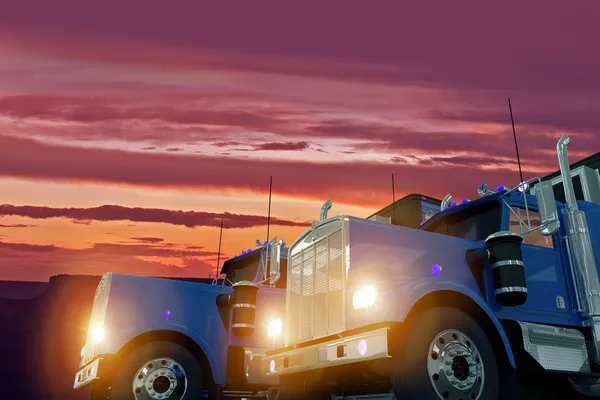 Camion al tramonto — Foto Stock