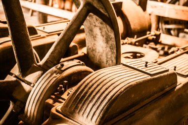 yaşlı paslanmış makine