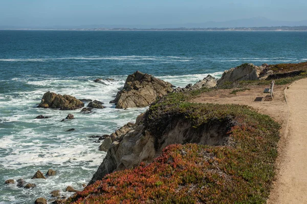 California Monterey Bay Shoreline Scenic View Bench Соединенные Штаты Америки — стоковое фото