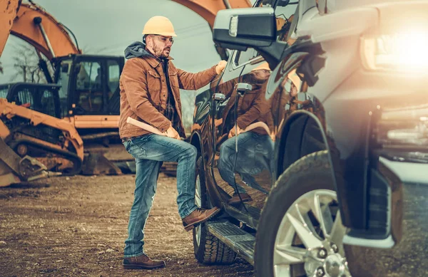 Costruzione Lavori Pesanti Macchinari Proprietario Accanto Suo Pick Scavatori Secondo — Foto Stock