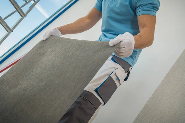Worker Preparing Piece Wall Vinyl Wallpaper Apply His Clients Apartment — Stockfoto