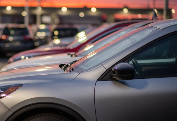 Nuevos Vehículos Compactos Modernos Stock Distribuidores Tema Negocio Ventas Coches —  Fotos de Stock