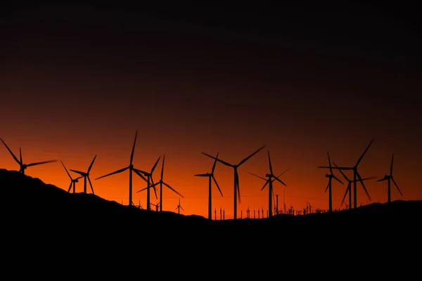 Vindkraftsproduktion Med Hjälp Vindkraft Coachella Valley Kalifornien Scenisk Solnedgång Tema — Stockfoto