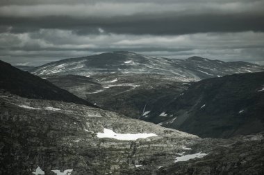 Sahne ve dramatik Rocky Buzul Vestland İlçe Manzarası Geiranger Norveç, Avrupa. 