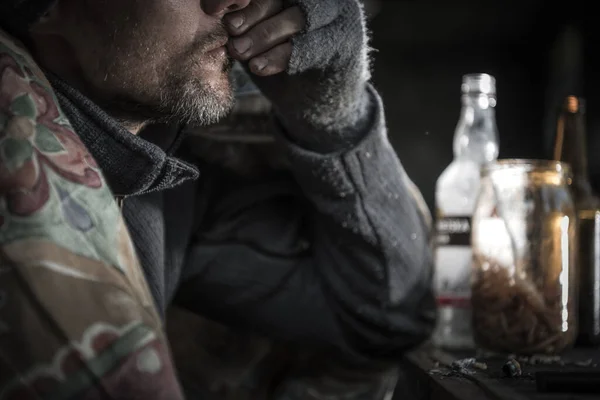 Dakloze Alcoholische Blanke Man Veertig Van Dichtbij Alcoholisme Probleem Conceptuele — Stockfoto