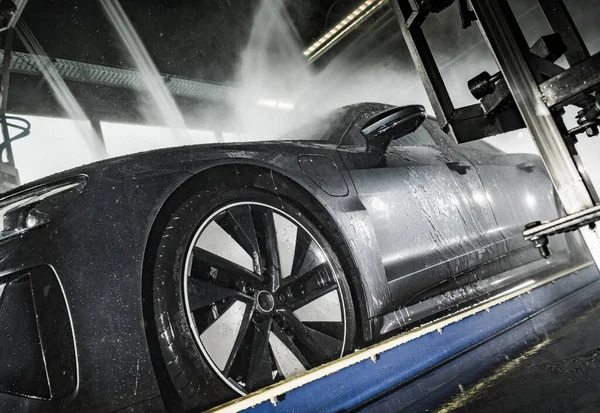 Modern Car Powerful Touchless Pressure Washing Car Wash Automotive Industry — Stock Photo, Image