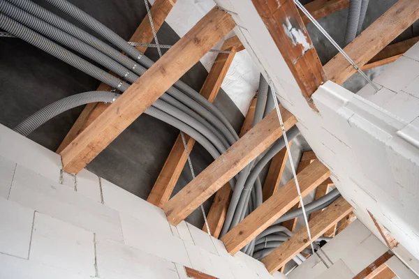 Brick House Plafond Geïnstalleerd Luchtcirculatie Warmte Terugwinning Pijpleidingen Moderne Europese — Stockfoto