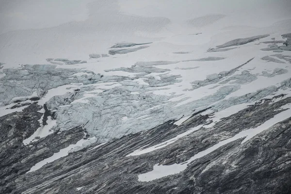 Noors Gletsjerlandschap Stevige Ijsgletsjer Rotsformatie Scenic Scandinavische Natuur — Stockfoto