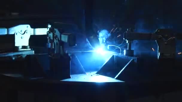 Braço Robótico Metal Welding Closeup Indústria Metalúrgica Tema — Vídeo de Stock