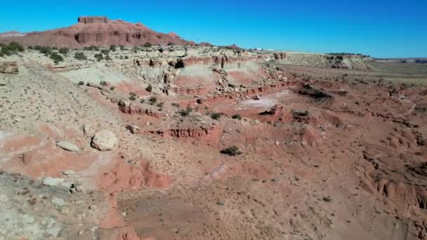 Raw Scenic Utah Rocky Landscape Colourful Rock Formations Nature Aerial — стокове відео