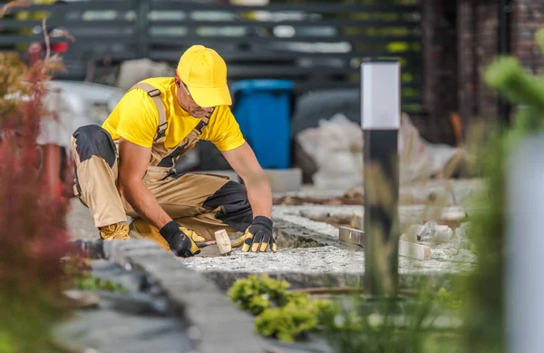Caucasian Landscaping Worker His 40S Building Backyard Garden Granite Bricks — Stock Photo, Image