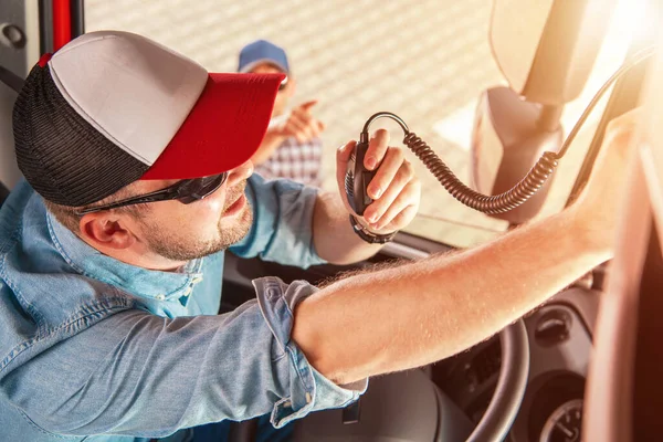 Caucasian Trucker His 30S Sitting Cab His Truck Tuning Citizens — Foto Stock