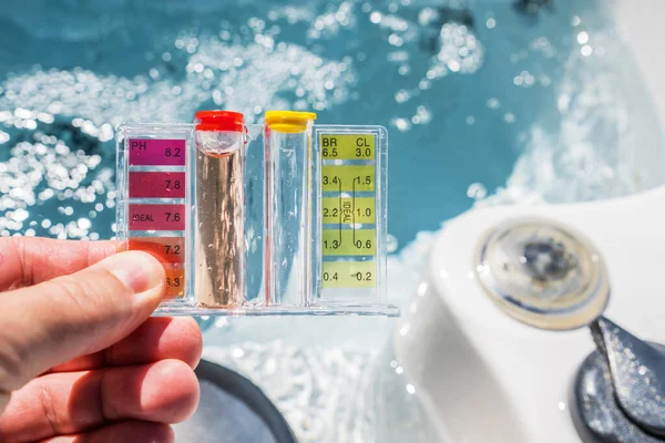 Hot Tub Water Quality Check Using Chemical Testing Kit Chlorine — Stok fotoğraf