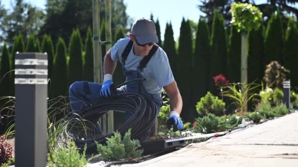 Professional Landscaping Worker His 40S Preparing Irrigation Plastic Pipe Trickle — ストック動画
