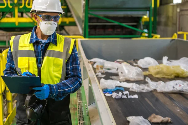 Waste Management Sorting Facility Caucasian Worker Preparing Documentation Wearing Air —  Fotos de Stock