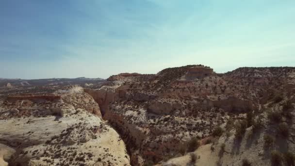 Scenic Utah Rocky Landscape Colourful Rock Formations Aerial View — Vídeo de stock