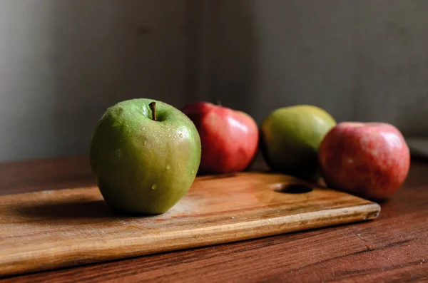 Nature Morte Des Pommes Sur Table — Photo