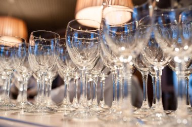 Güzel şampanya kadehleri. 