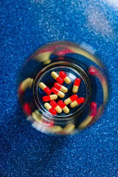 Pills Glass Water Lifestyle Vertical Shape Copy Space — Stock Photo, Image