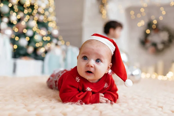 Małe Dziecko Pięknym Kostiumie Świątecznym — Zdjęcie stockowe