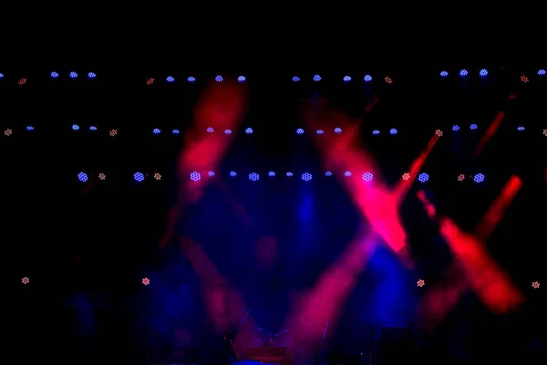 Światło Scena Kolorowymi Reflektorami Dymem — Zdjęcie stockowe