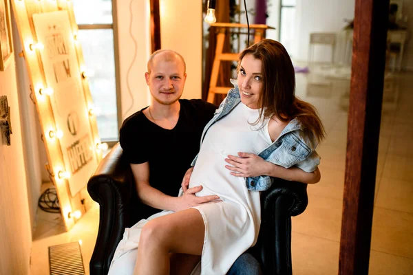 Beautiful Stylish Couple Awaiting Birth Child Pregnancy — Stock Photo, Image