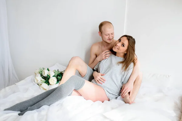 Feliz Pareja Casada Esperando Nacimiento Hijo Embarazo —  Fotos de Stock