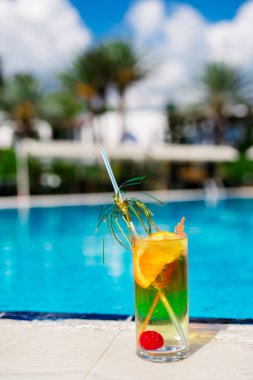 lezzetli kokteyl arka plan Yüzme Havuzu
