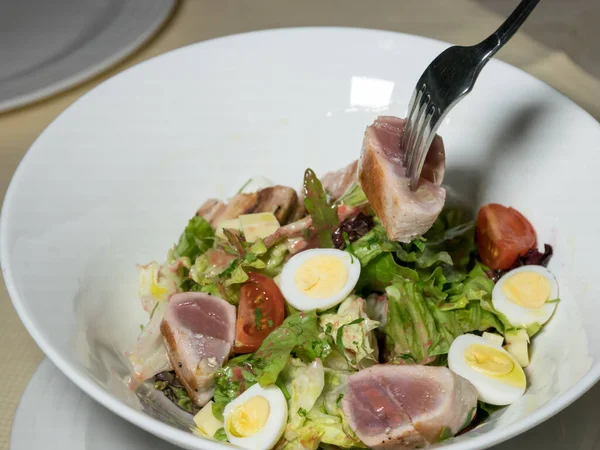 Salad Eggs Tuna Anchovy Lettuce Olives — Φωτογραφία Αρχείου