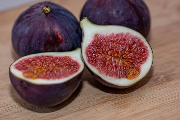 Macro Shot Organic Figs Wooden Background Selective Focus — Stock Photo, Image