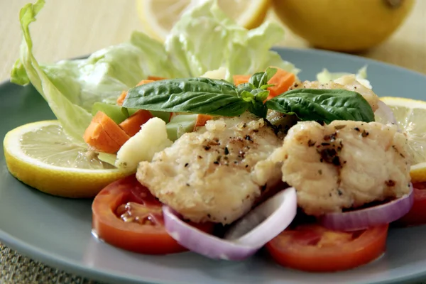 Pescado a la plancha —  Fotos de Stock