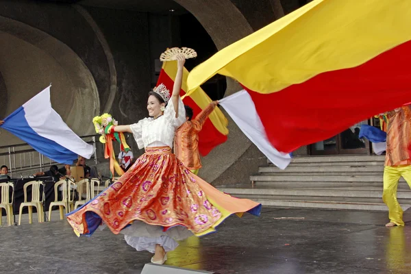 Dançarina cultural Fotos De Bancos De Imagens