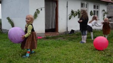 oyun oynayan çocuklar