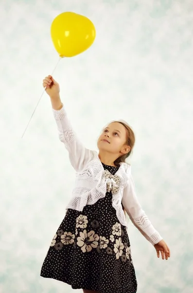 Mädchen und Ballon — Stockfoto