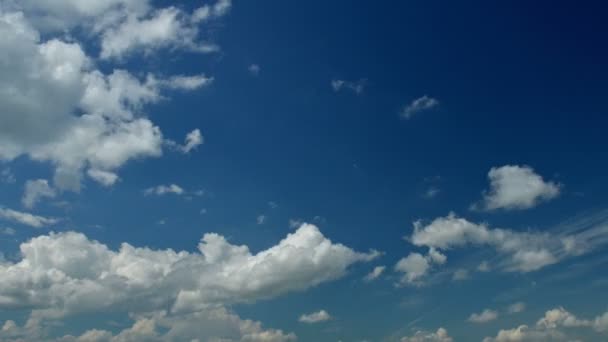 Nori pe cer — Videoclip de stoc
