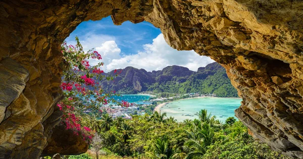 Vista Panorâmica Sobre Tonsai Village Phi Phi Island Tailândia — Fotografia de Stock