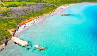 Baia dei Turchi 'nin hava manzarası, Puglia bölgesi, İtalya