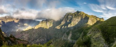 Ünlü dağ Pico Grande, Madeira Adası, Portekiz