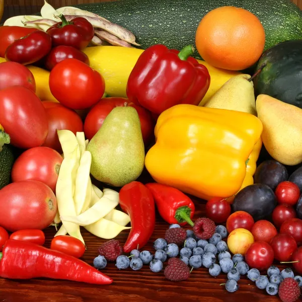 Fruits and vegetables. — Stock Photo, Image