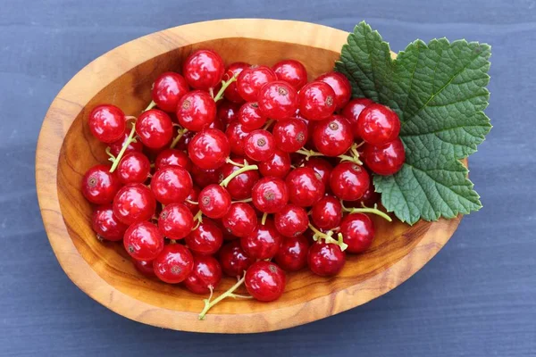 Red Currants Wooden Bowls Top View — Stock Photo, Image