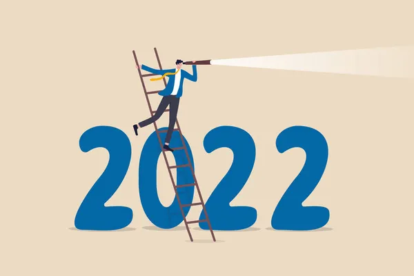 2022年の経済見通し 将来を見通すための予測または先見性 挑戦とビジネスチャンスの概念 スマートビジネスマンは2022年の数に望遠鏡を通して見るためにはしごを登る — ストックベクタ